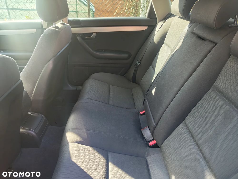 Audi A4 Avant 1.8T Quattro - 16