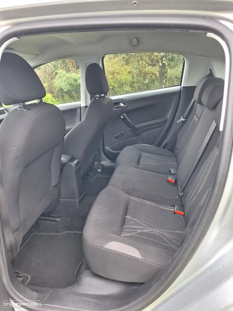 Peugeot 208 e-HDi 68 EGS5 Stop&Start Active - 12