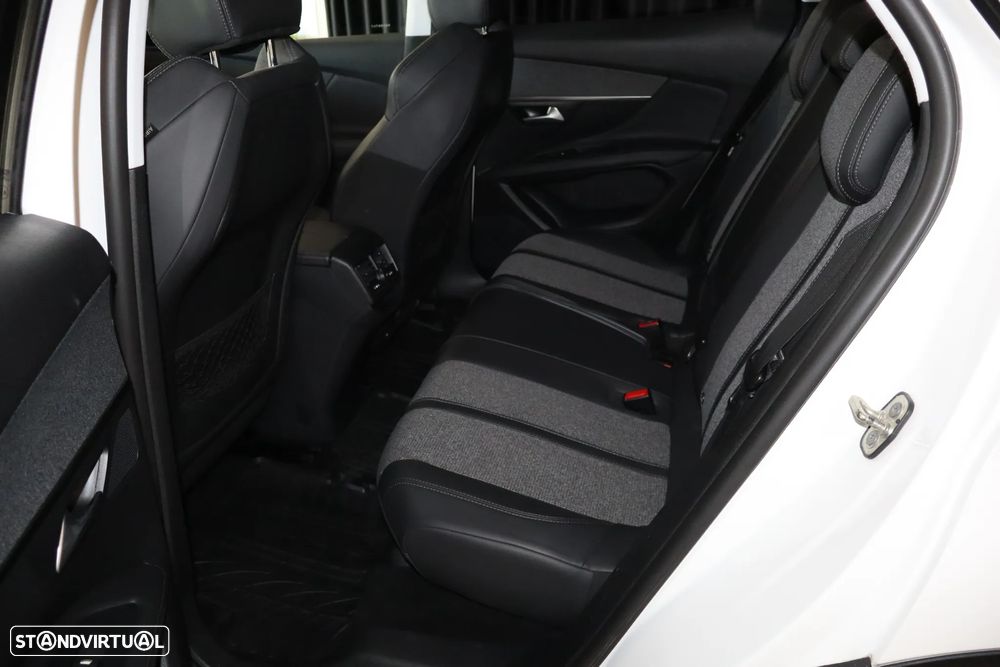 Peugeot 3008 PureTech 130 Stop & Start GPF Allure - 12