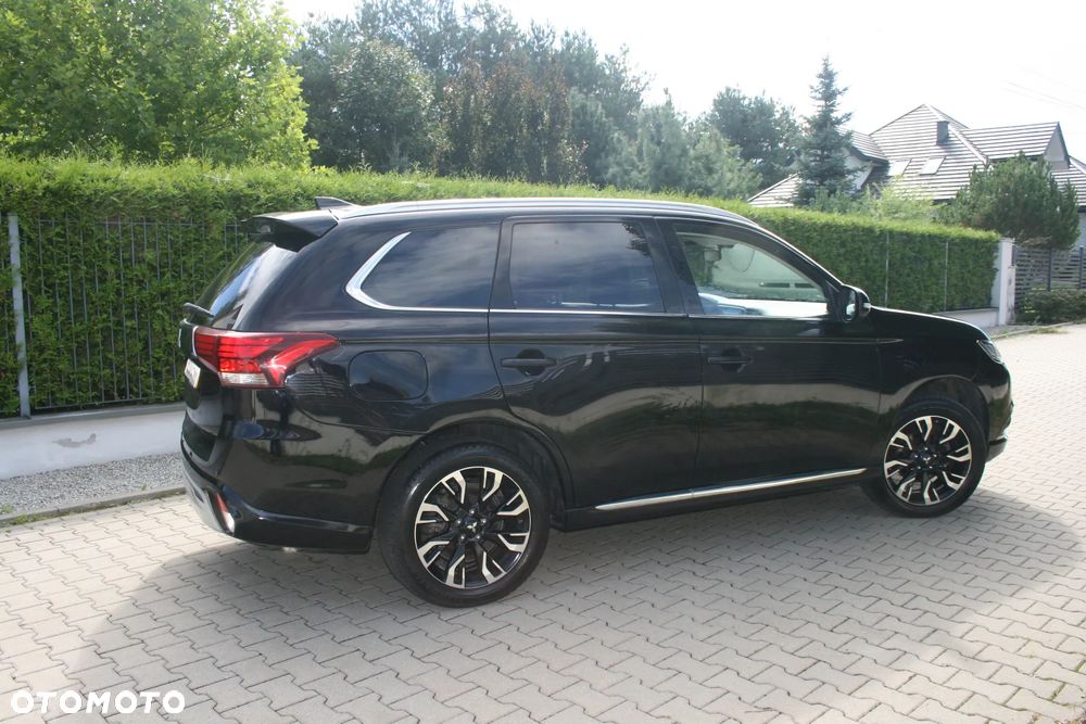 Mitsubishi Outlander Intense + - 27