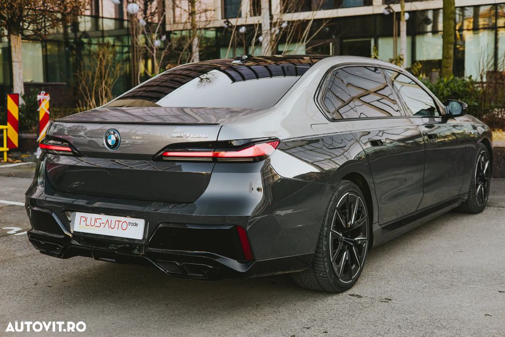 BMW M7 M760e xDrive - 16