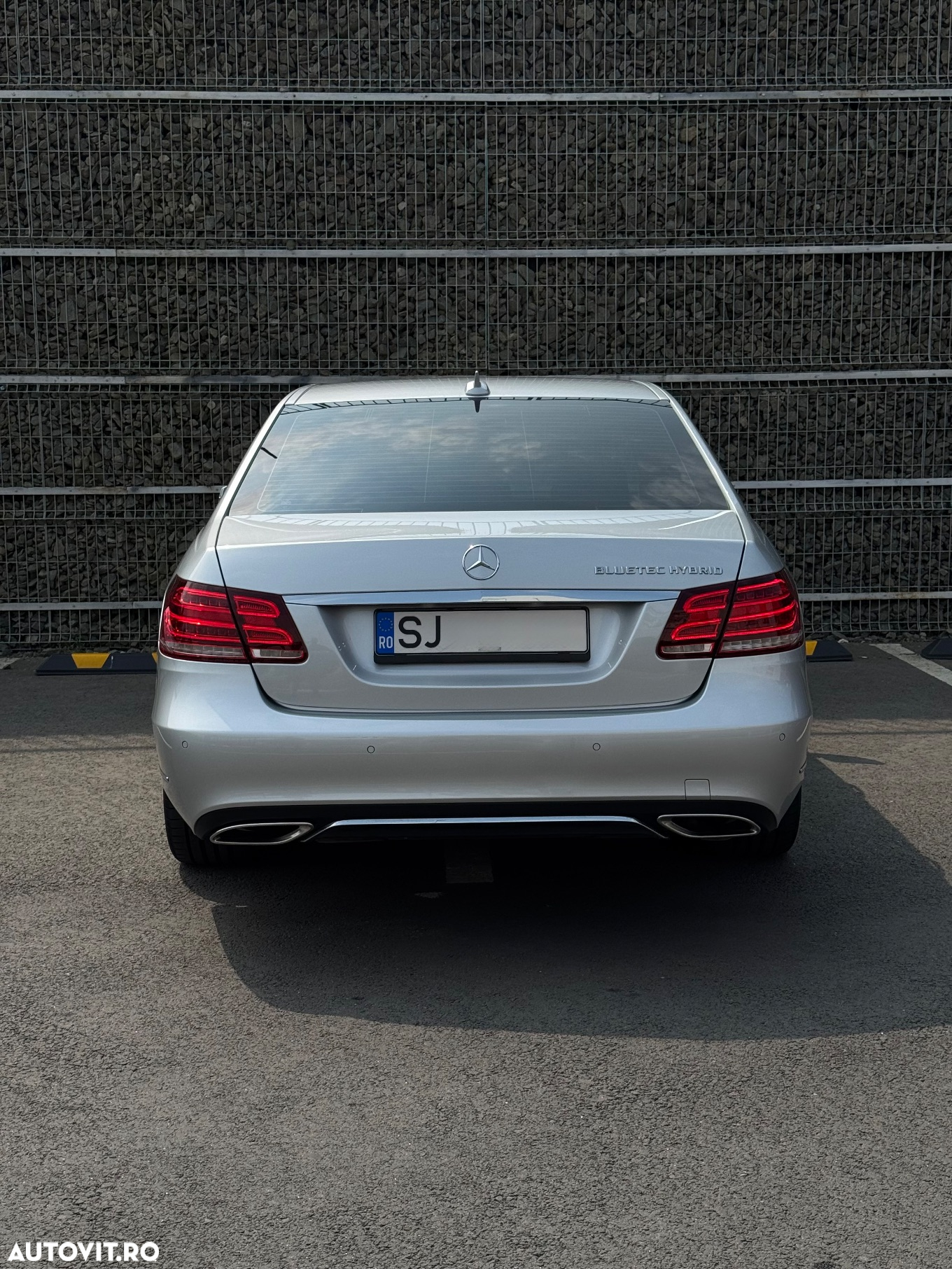 Mercedes-Benz E 300 T BlueTEC HYBRID 7G-TRONIC - 4