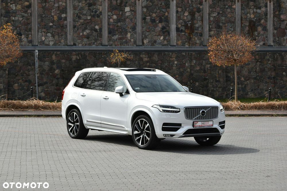 Volvo XC 90 - 9