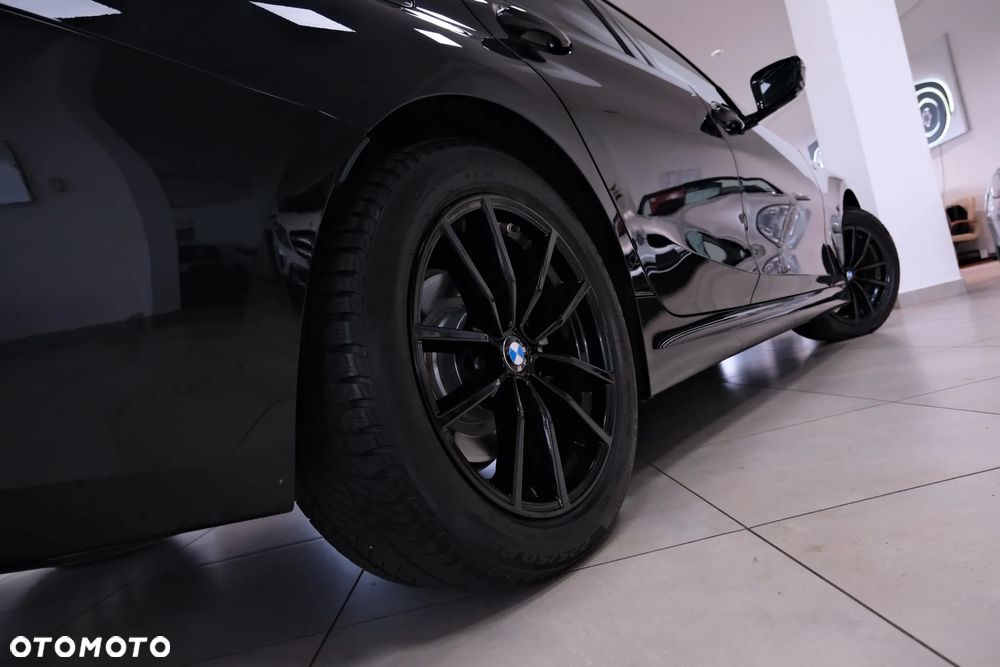 BMW Seria 3 320d xDrive M Sport - 16