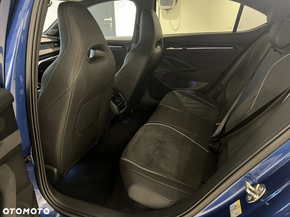 Skoda Superb 2.0 TDI SCR 4x4 Sportline DSG - 16