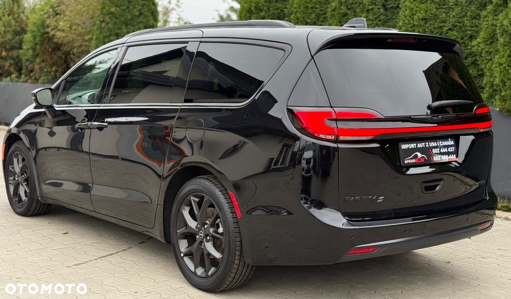 Chrysler Pacifica - 10