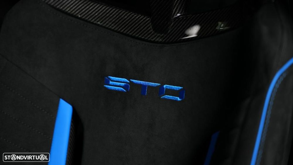 Lamborghini Huracán STO - 12