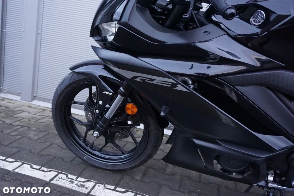 Yamaha YZF - 13