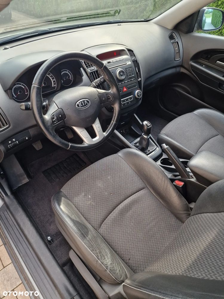 Kia Ceed 2.0 crdi Optimum + - 6