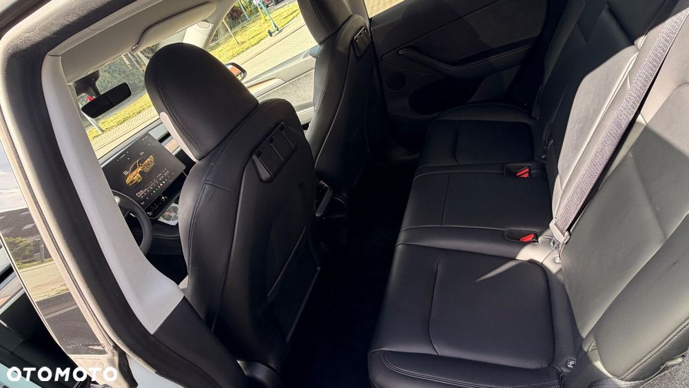 Tesla Model Y Performance AWD - 9