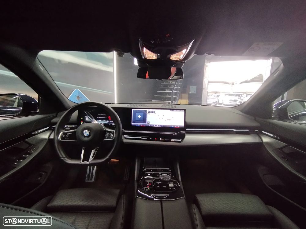 BMW 520 d Pack Desportivo M - 16
