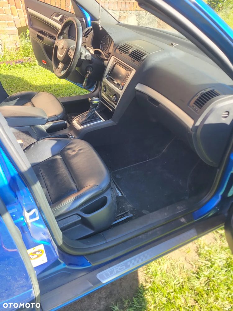 Skoda Octavia Combi 2.0 TDI DSG RS - 16