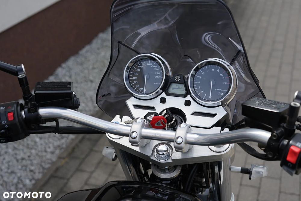 Yamaha XJR - 19