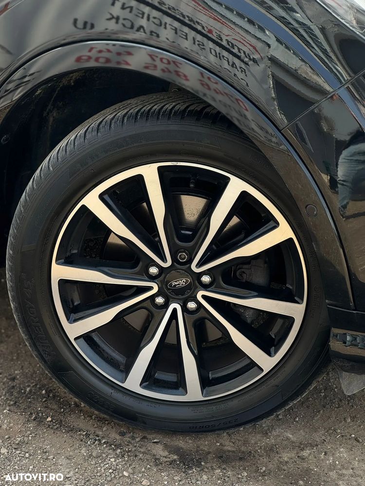 Ford Kuga 2.0 TDCi 4WD Powershift ST-Line - 28