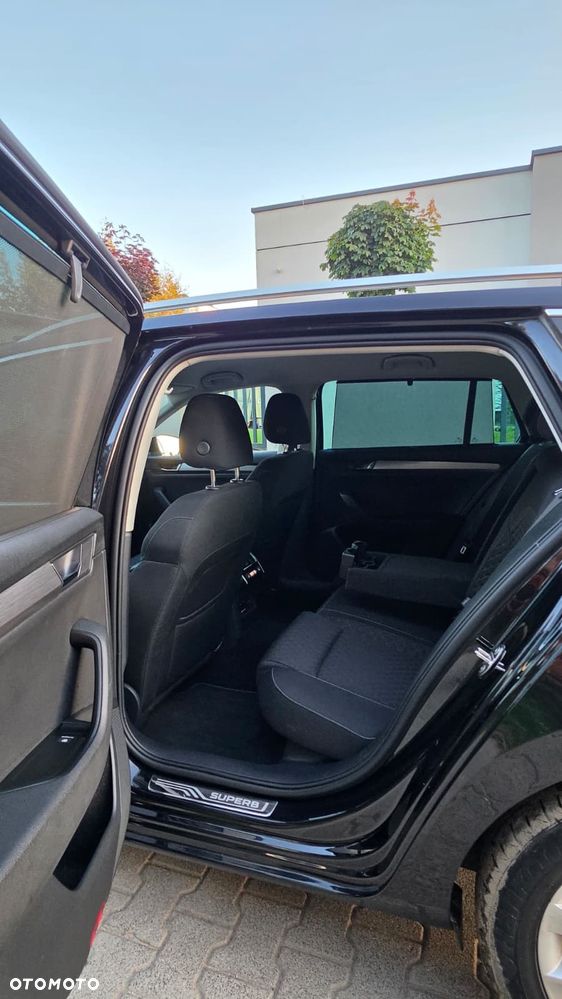 Skoda Superb 2.0 TDI DSG Premium Edition - 28