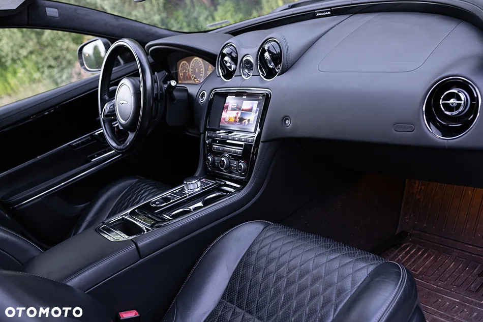 Jaguar XJ 3.0 T AWD Premium Luxury - 14