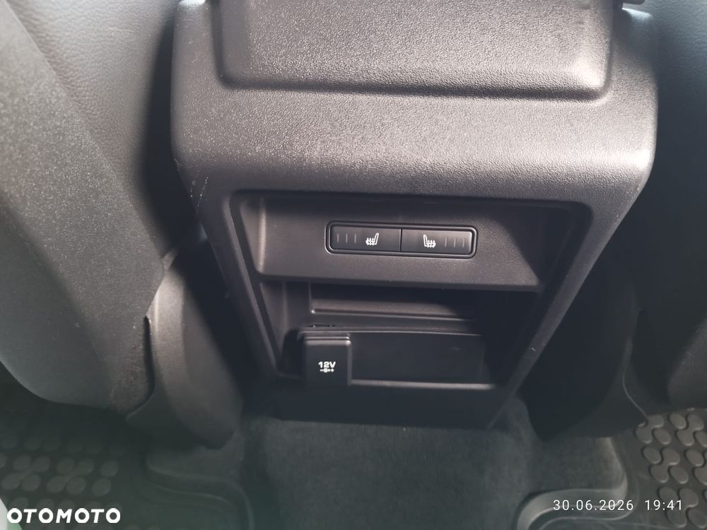 Land Rover Discovery Sport 2.0 Si4 HSE Luxury - 27