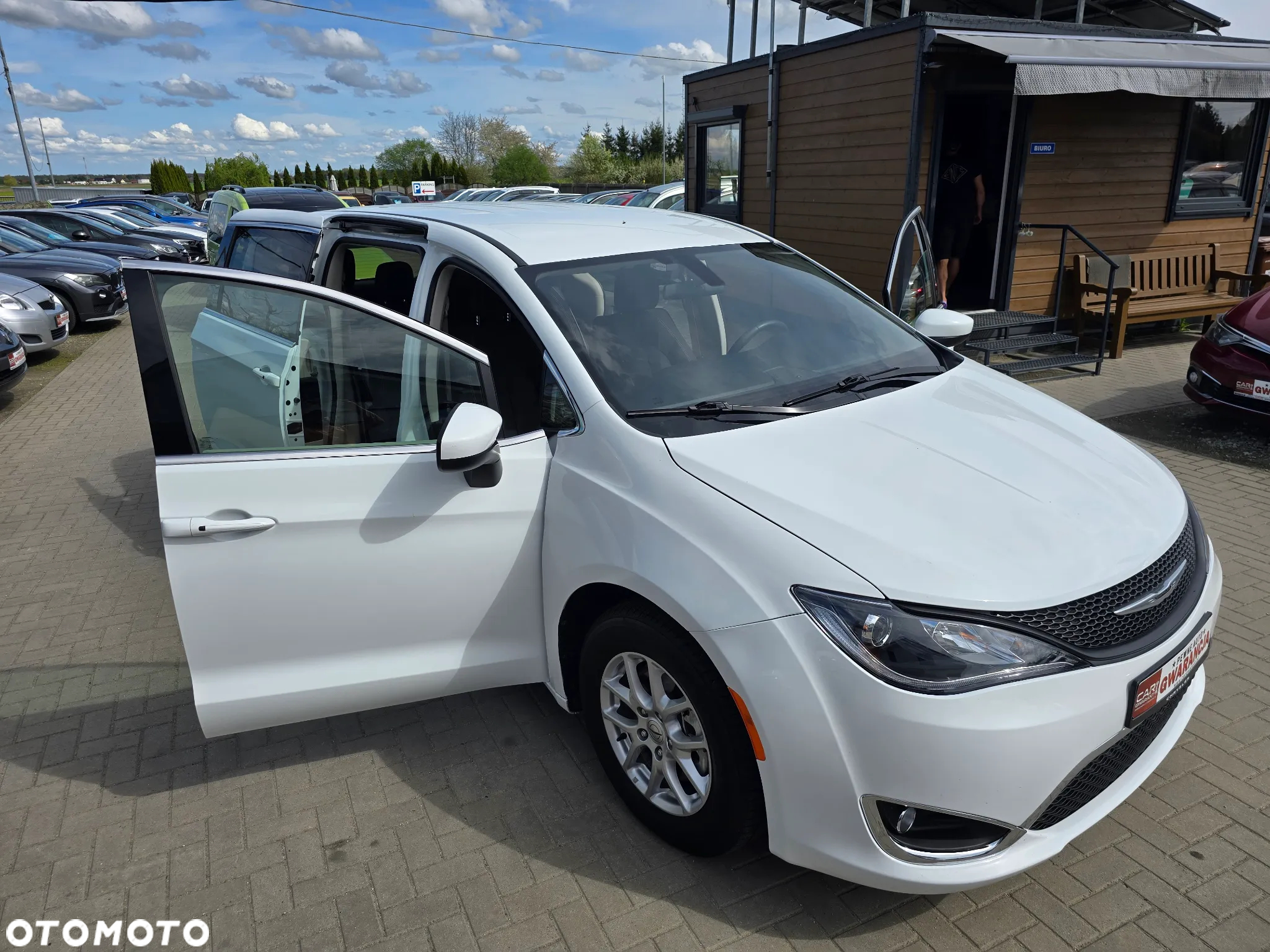 Chrysler Pacifica - 39