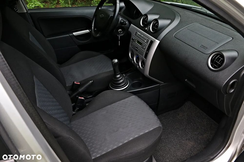 Ford Fiesta 1.4 - 8