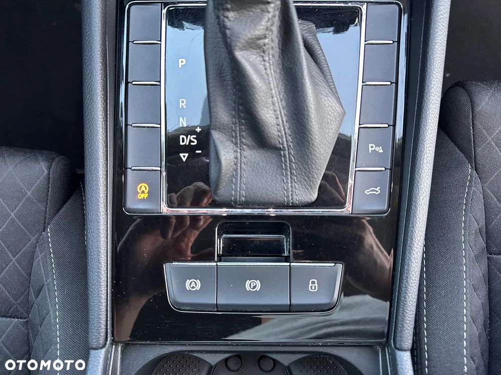 Skoda Superb 2.0 TDI DSG Ambition - 13