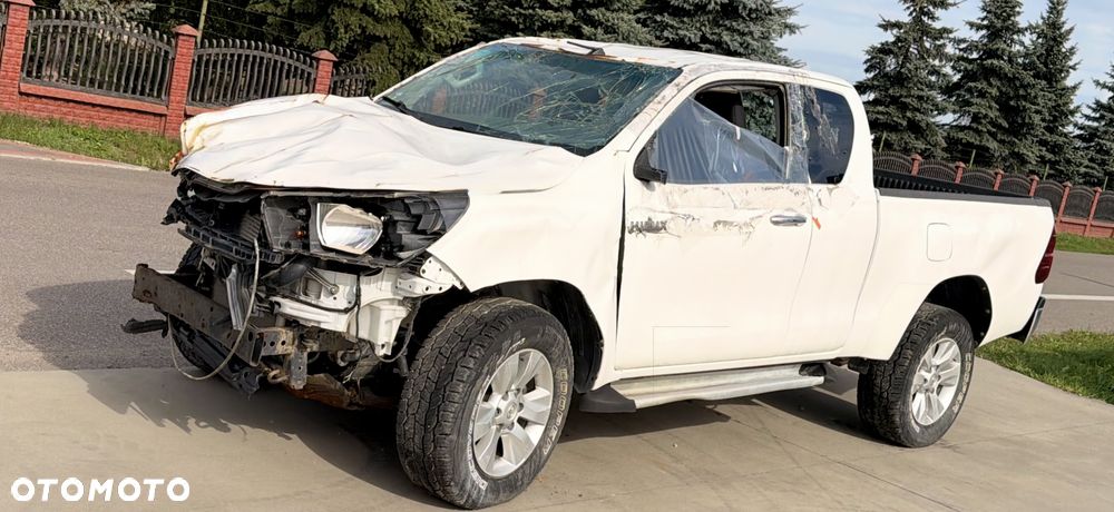 Toyota Hilux 2.4 D-4D Extra Cab DLX 4x4 - 2