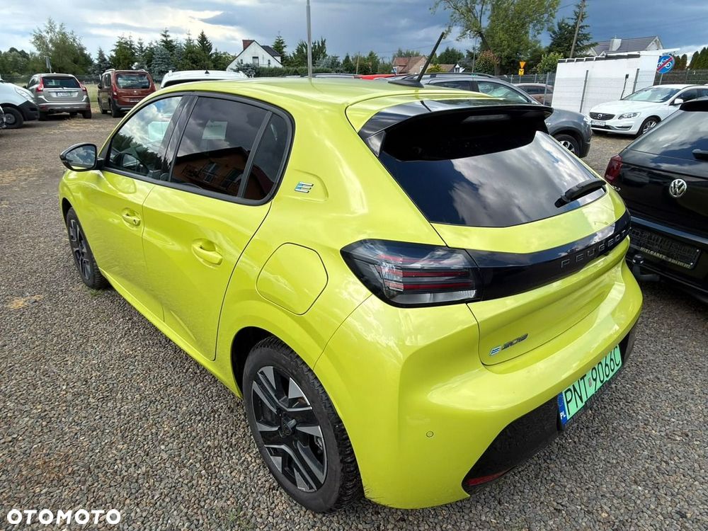 Peugeot 208 50kWh Active - 12