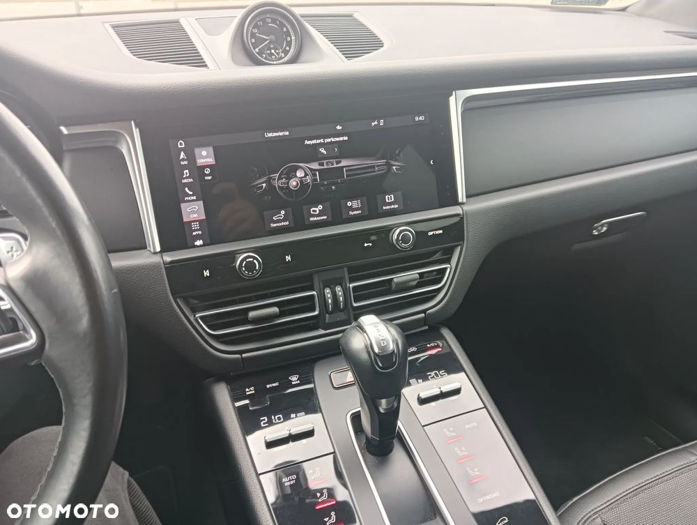 Porsche Macan Standard - 25