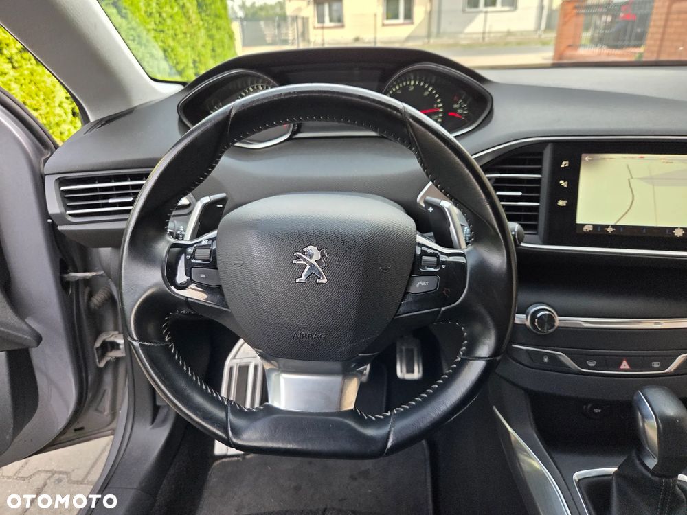 Peugeot 308 BlueHDi FAP 130 EAT6 Stop & Start Active - 17