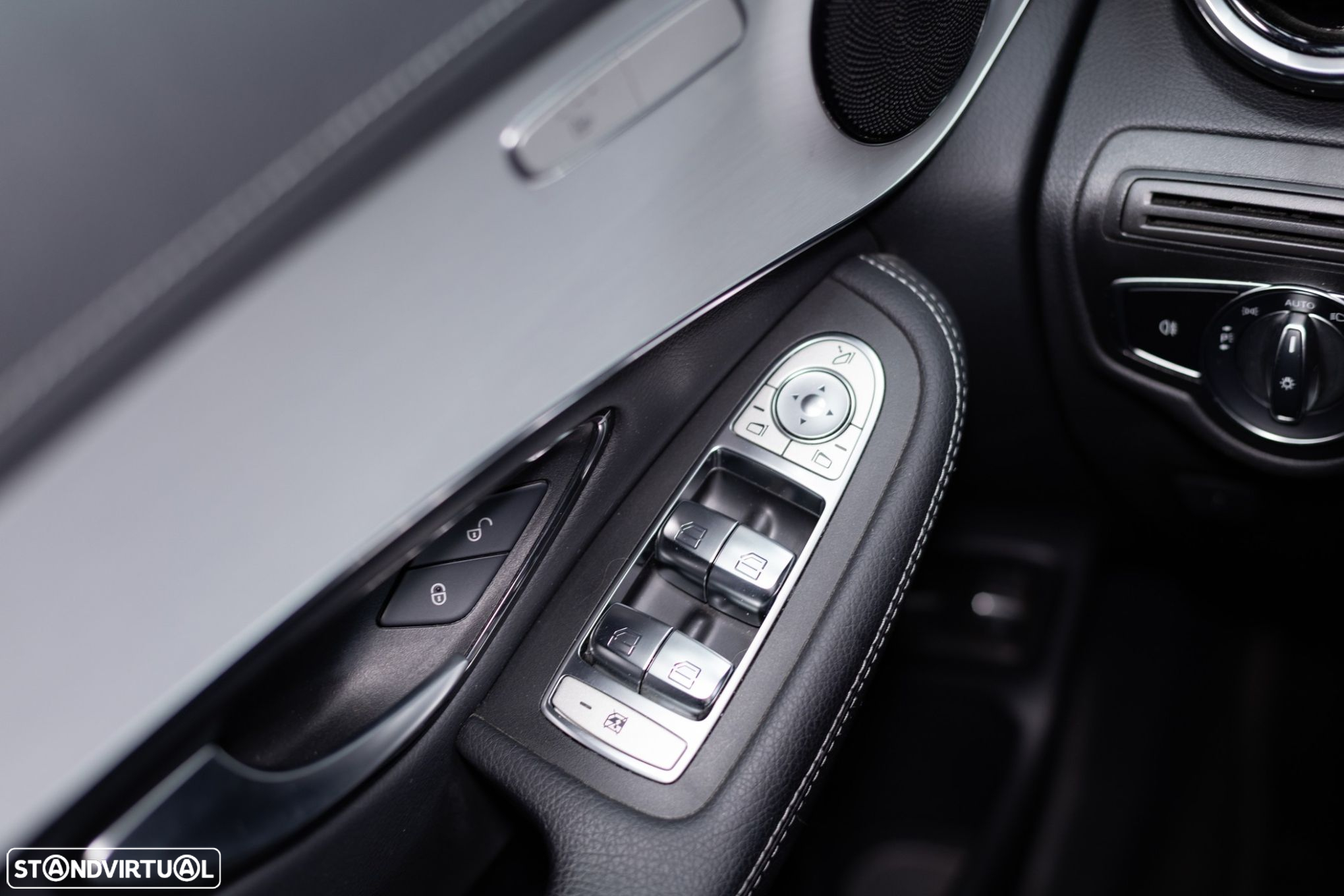 Mercedes-Benz GLC 300 e 4Matic - 28