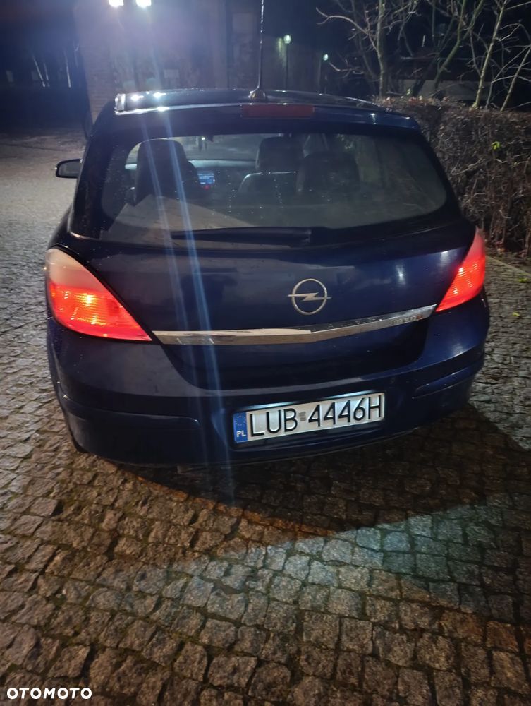 Opel Astra 1.9 CDTI Cosmo - 4