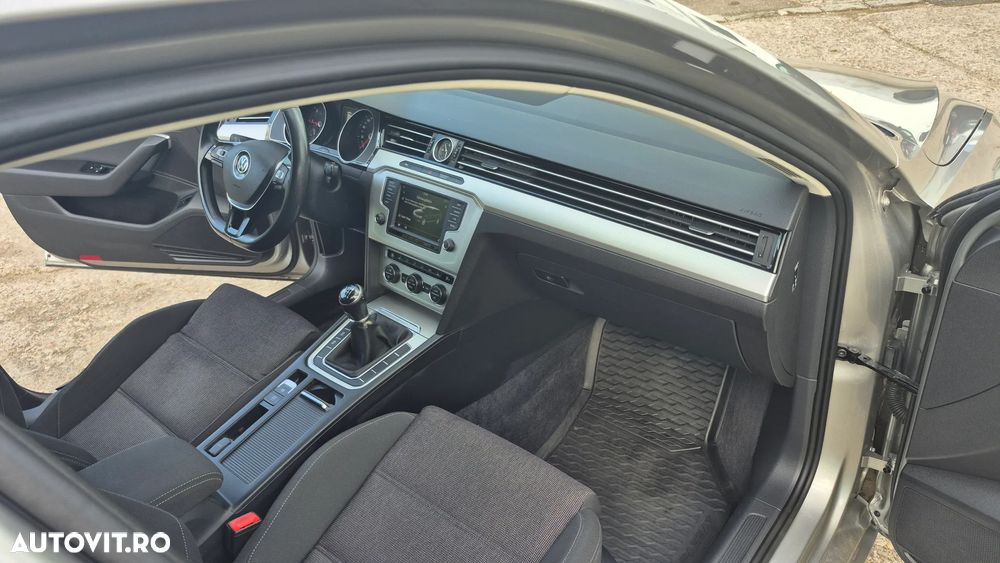 Volkswagen Passat 2.0 TDI SCR (BlueMotion Technology) Comfortline - 13
