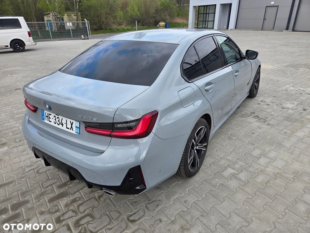 BMW Seria 3 330e xDrive M Sport - 4