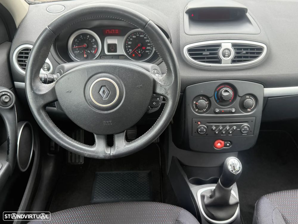 Renault Clio 1.2 16V Confort Dynamique - 22