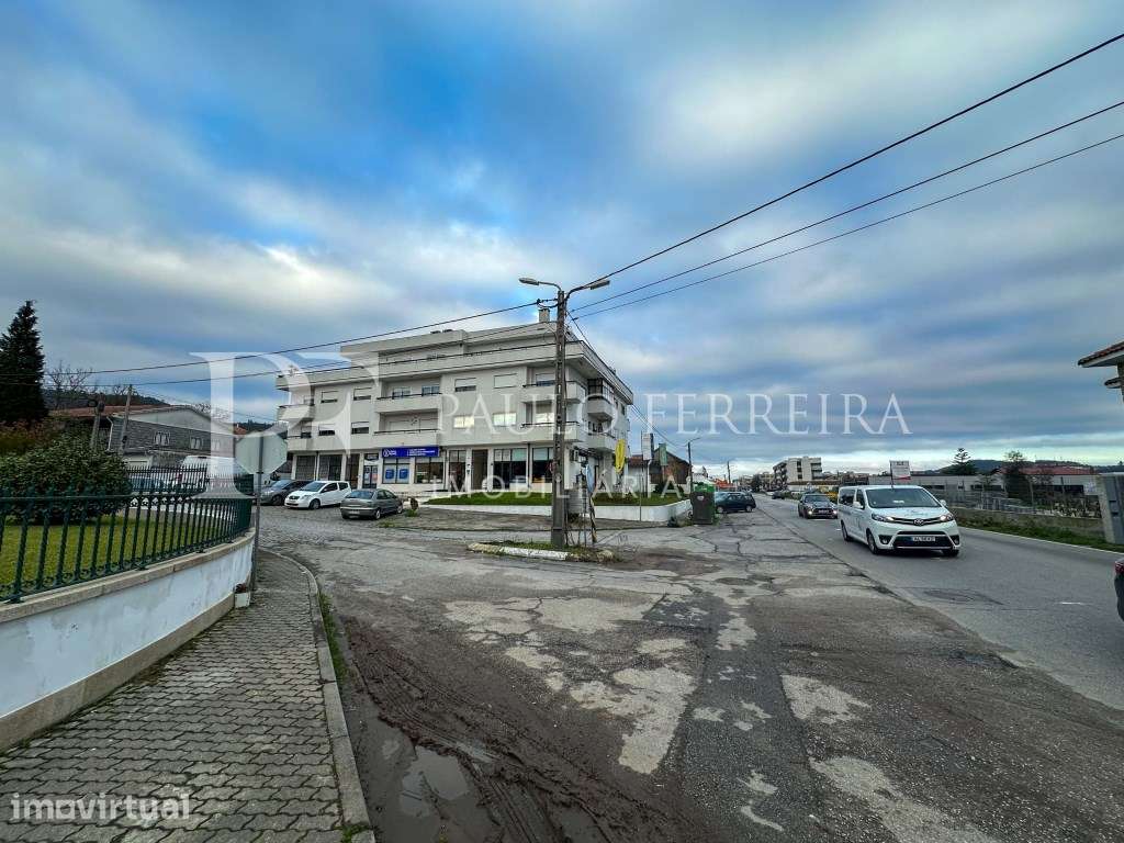 Loja com 272m2 junto à EN206 - Grande imagem: 2/13