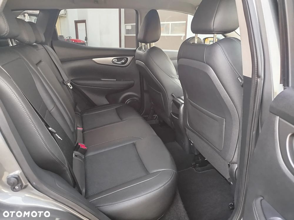 Nissan Qashqai 1.6 DCi Xtronic TEKNA - 11