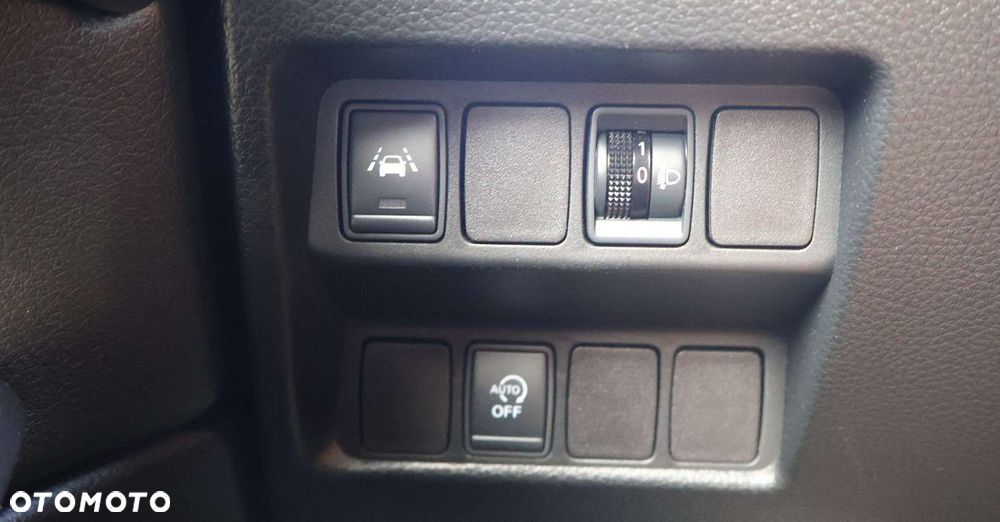 Nissan Qashqai - 25