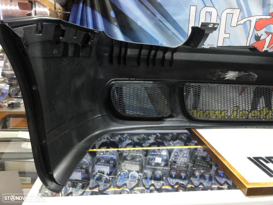Para-choques Frontal VW Golf 4 / IV 98-03 R32  look com rede em favo de mel ABS(plástico) - 12