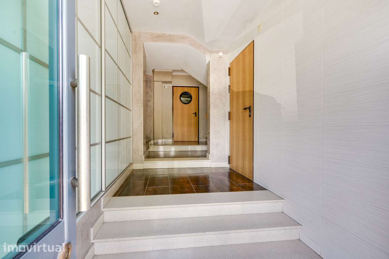 T4 de luxo com 225m² de área bruta - Grande imagem: 3/37
