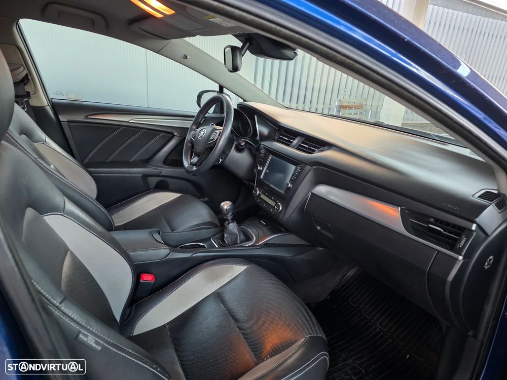 Toyota Avensis Touring Sports 1.6 D-4D Luxury+GPS - 11