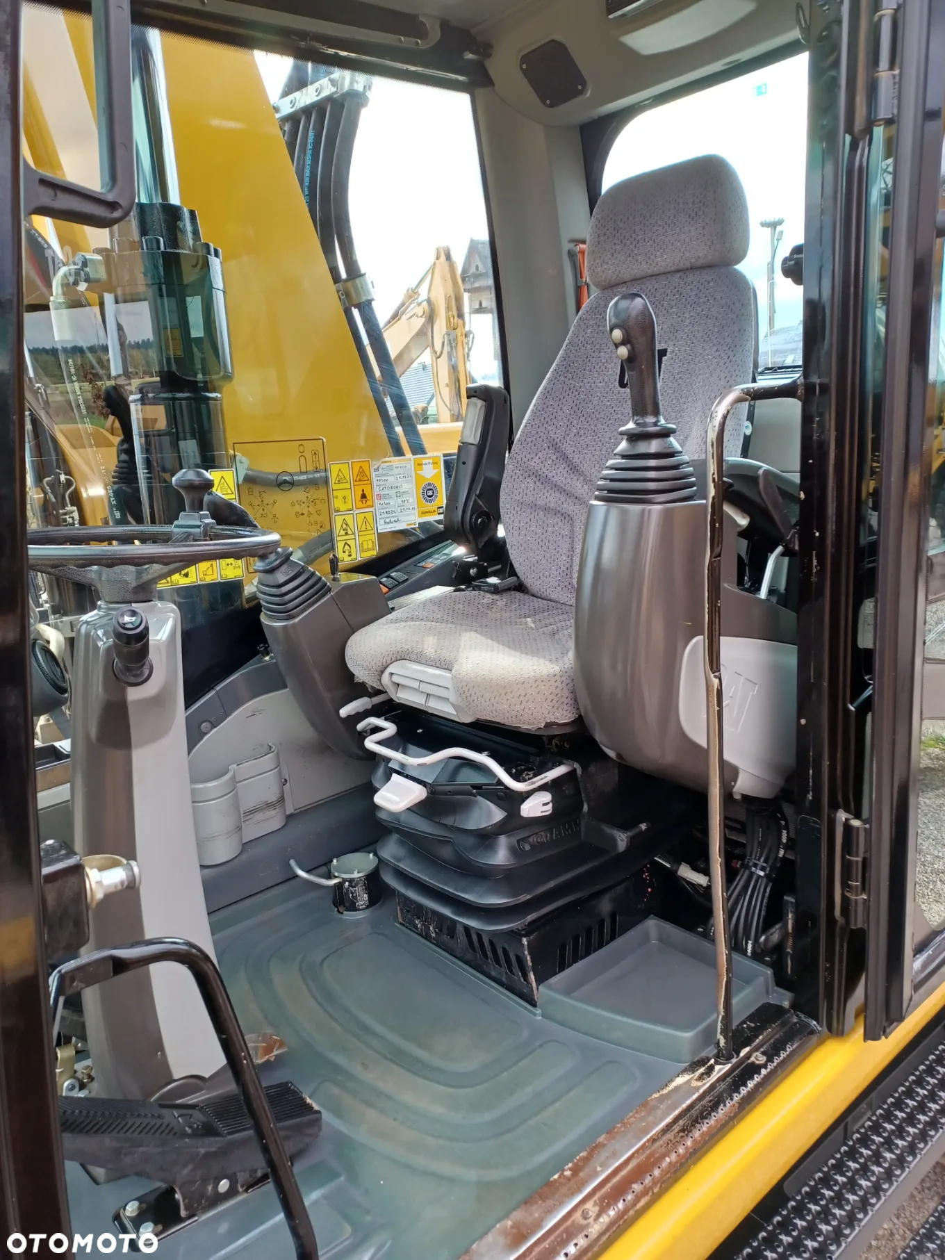 Caterpillar CAT M 322 D - 18