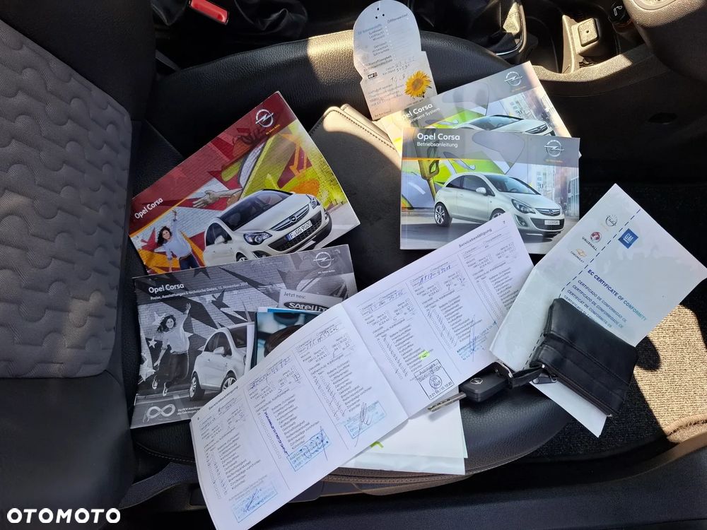 Opel Corsa 1.4 T Cosmo S&S - 40