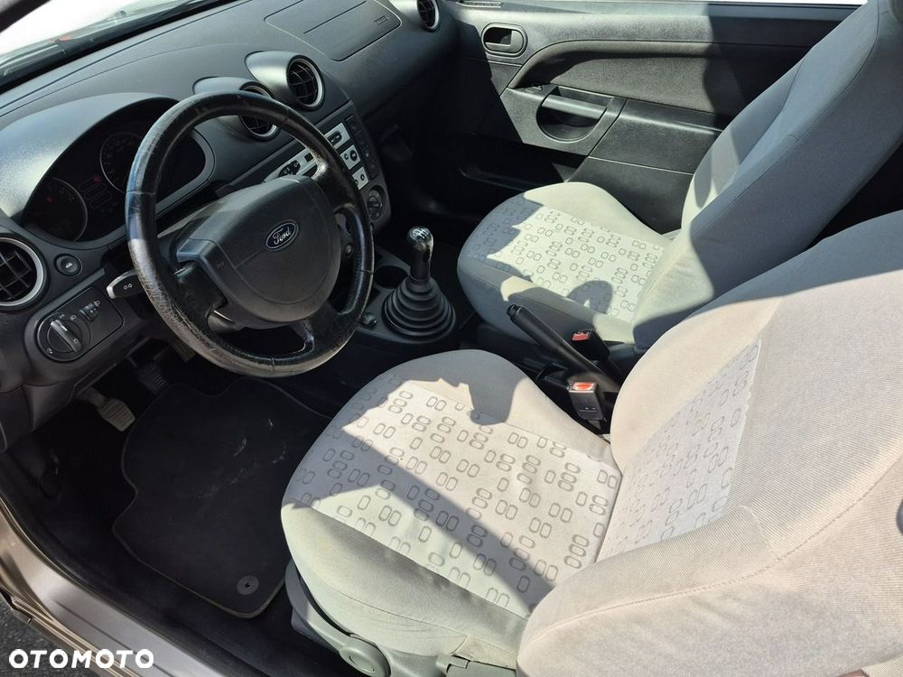 Ford Fiesta - 9