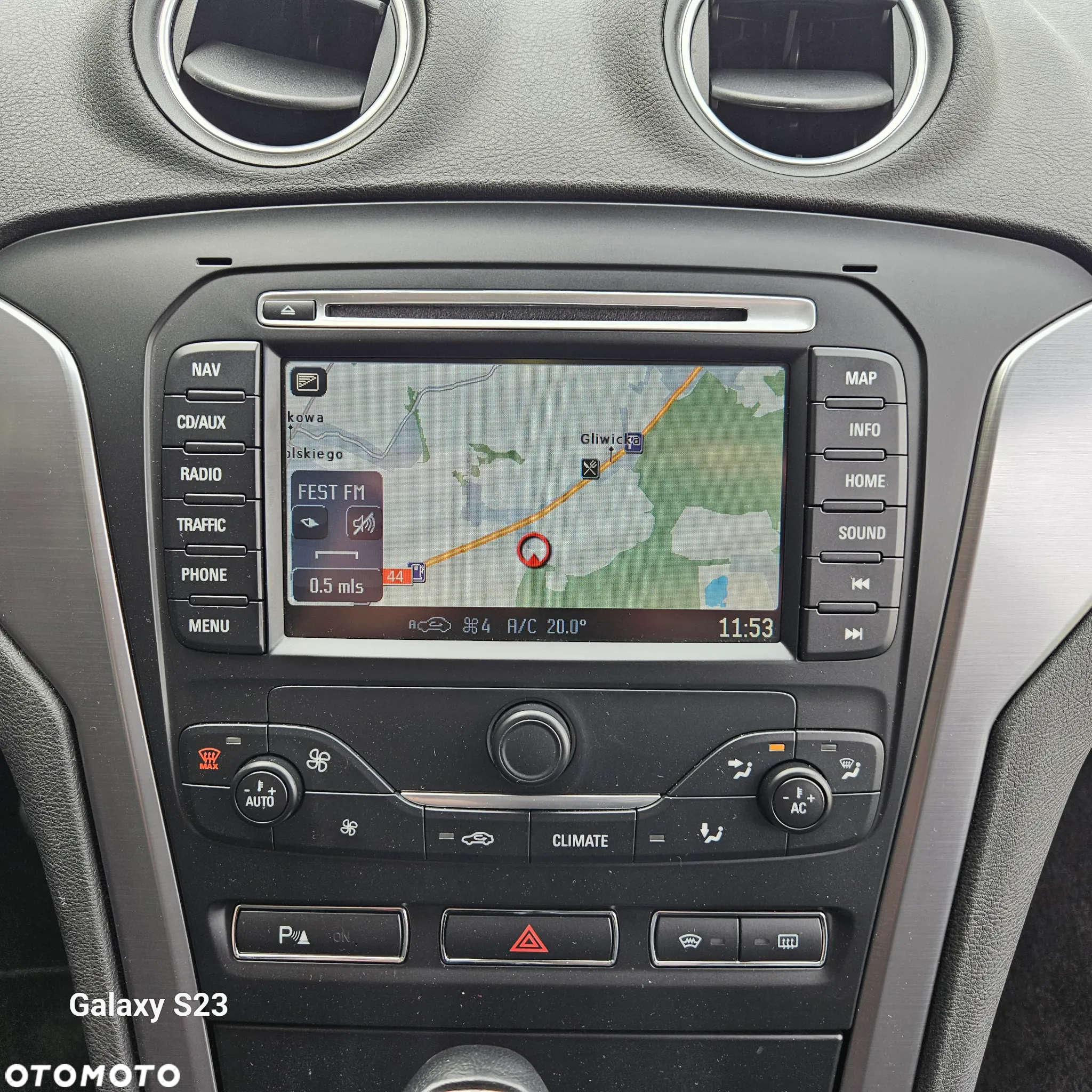 Ford Mondeo - 28