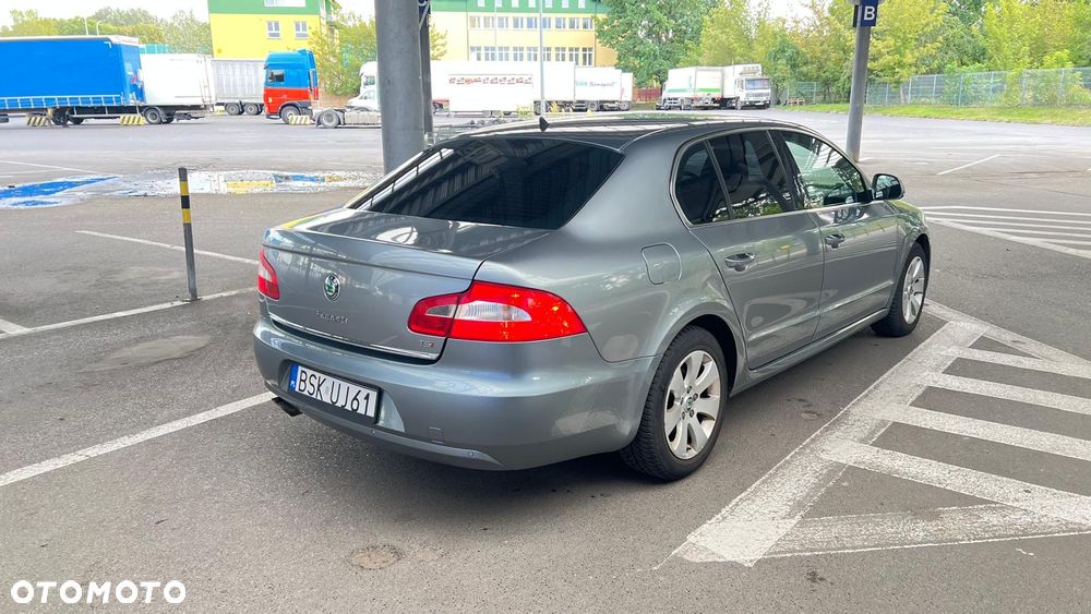 Skoda Superb 1.8 TSI Ambition DSG - 13