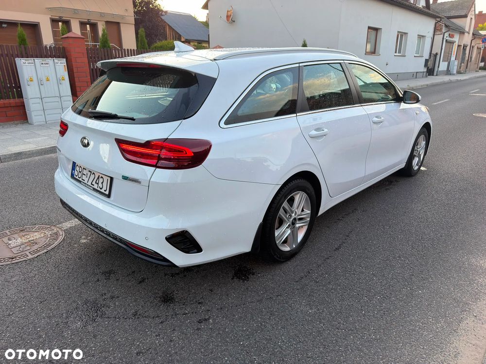 Kia Ceed 1.6 CRDi mHEV M - 6