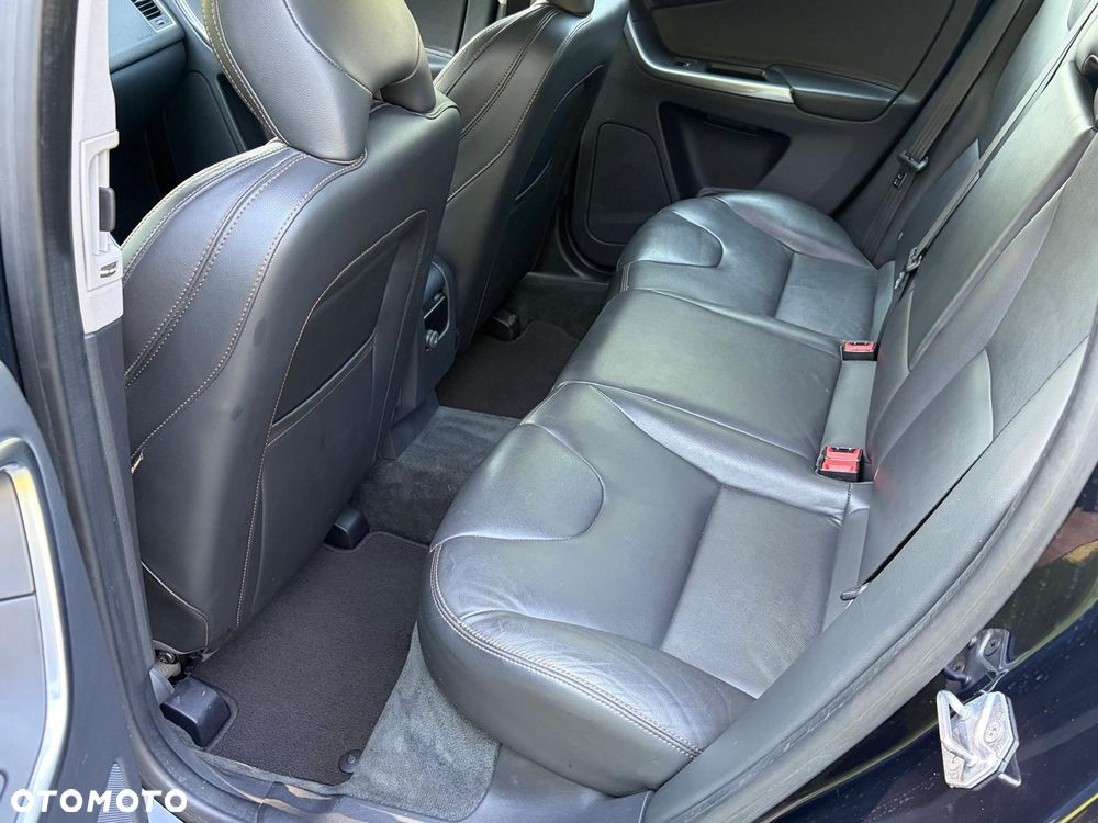 Volvo XC 60 D4 AWD Summum - 11