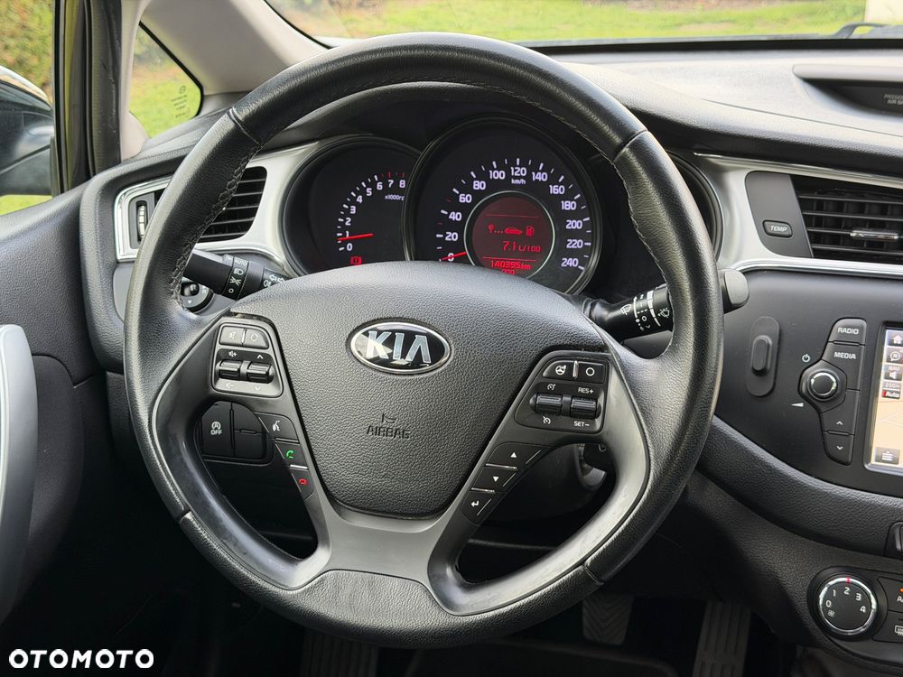 Kia Ceed 1.6 GDI ISG Platinum Edition - 17