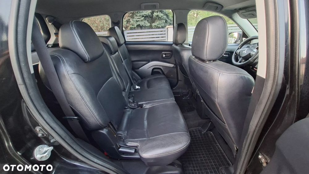 Mitsubishi Outlander - 14