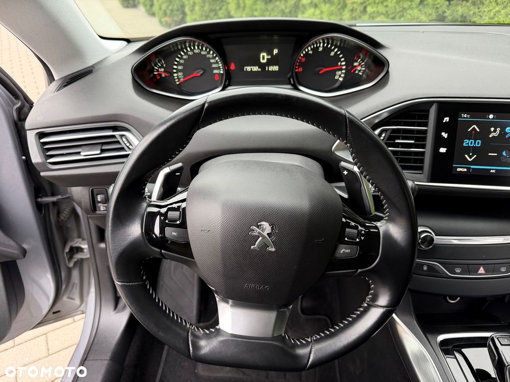 Peugeot 308 1.5 BlueHDi Allure Pack S&S EAT8 - 32