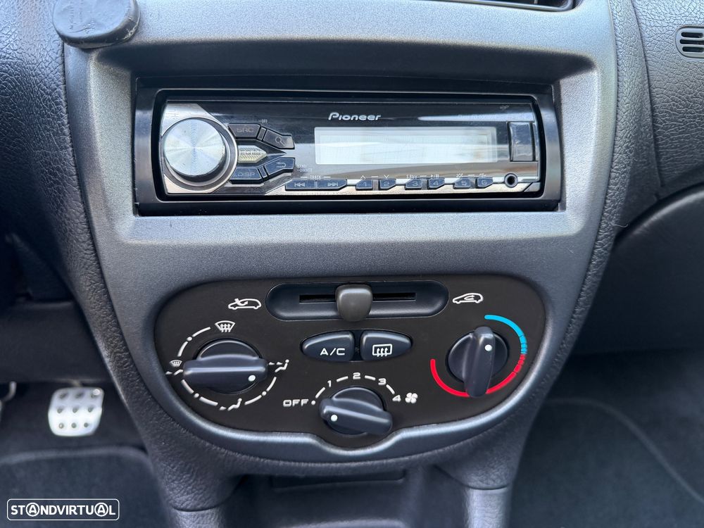 Peugeot 206 CC 1.6 Roland Garros - 29